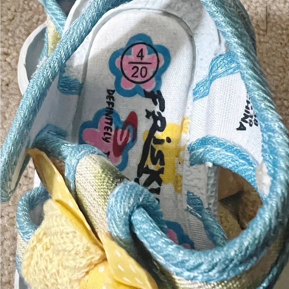 Frisky Infant Girls Yellow Crochet Bow Water Friendly Sandals Sz 4